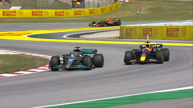 George Russell e Max Verstappen travaram um bom duelo no GP da Espanha 