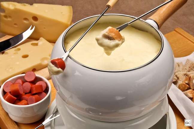 Receitas de fondue/Fondue 2 queijos – Foto: Guia da Cozinha