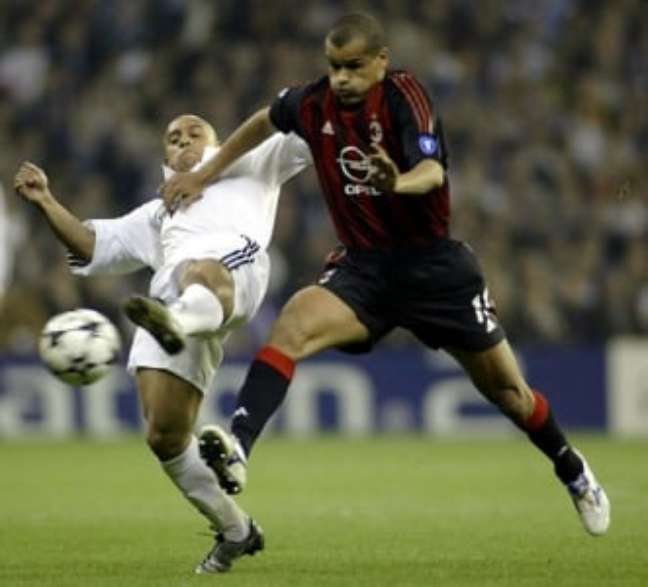 Rivaldo em campo pelo Milan em 2003 (Foto: AFP PHOTO / JAVIER SORIANO)