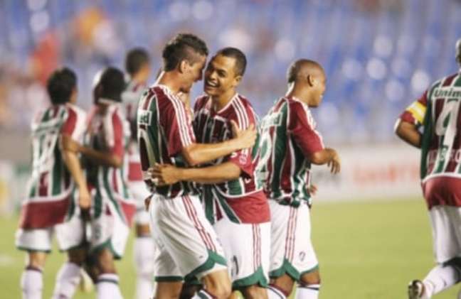 Dodô fez um golaço na vitória do Fluminense por 6 a 0 em 2008 (Foto: Julio Cesar Guimaraes/ Lancepress!)
