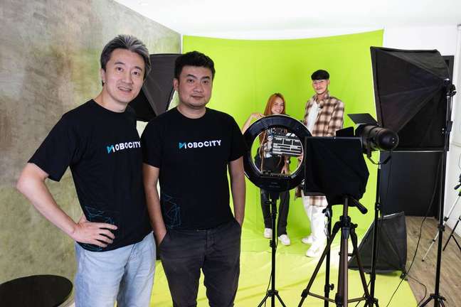 Nascida dos chineses Yan Di (esq.) e Zhang Zhen, startup Mobocity aposta no live commerce como tendência no varejo