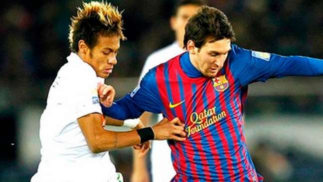 Neymar em ação pelo Santos e Messi pelo Barcelona, na decisão do Mundial de Clubes de 2011 - Foto: Divulgação Santos FC