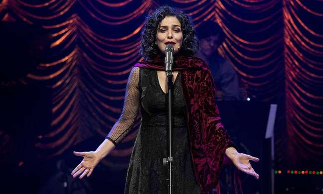 “Quando canto, sinto o mesmo que Piaf sentiu”, diz Letícia Sabatella