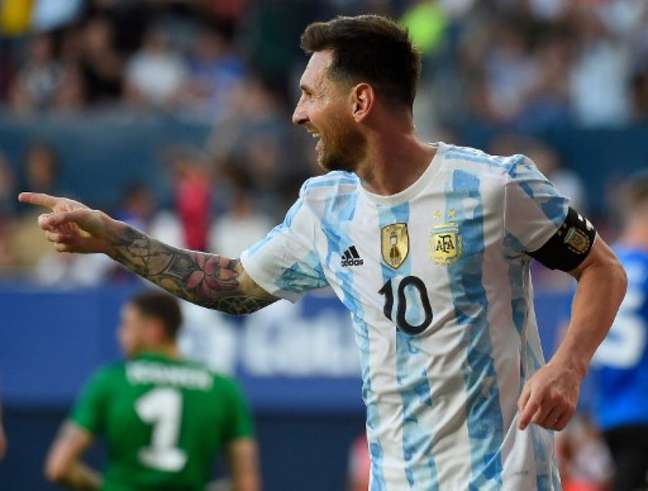 Messi brilhou pela seleção argentina neste domingo (Foto: ANDER GILLENEA / AFP)