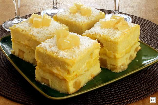 Bolo de abacaxi com leite condensado – Foto: Guia da Cozinha