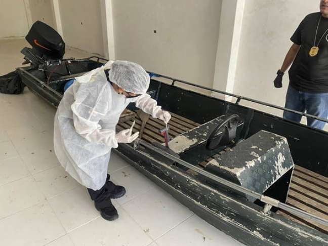 PF encontra vest&iacute;gio de sangue em lancha de suspeito no Amazonas