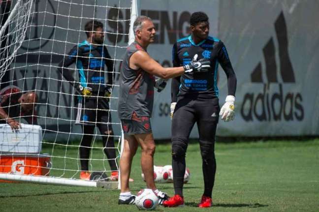 Paulo Grillo posta mensagem de despedida do Flamengo, e Hugo responde: Você mora no meu coração