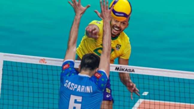 Brasil sofre, mas vence a Eslov&Atilde;&ordf;nia pela Liga das Na&Atilde;&sect;&Atilde;&micro;es de v&Atilde;&acute;lei