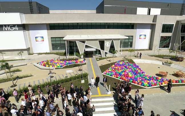 Globo will terminate the exclusive contracts with all its actors