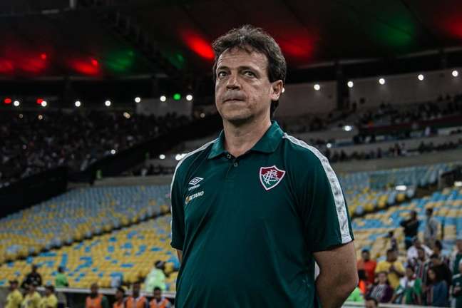 Fernando Diniz tenta tirar o Fluminense do meio da tabela (FOTO: MARCELO GONÇALVES / FLUMINENSE FC)