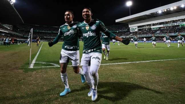 Rony e Dudu foram os autores dos gols da vitória palmeirense no Couto (Foto: Cesar Greco/Palmeiras) Rony e Dudu foram os autores dos gols da vitória palmeirense no Couto (Foto: Cesar Greco/Palmeiras)