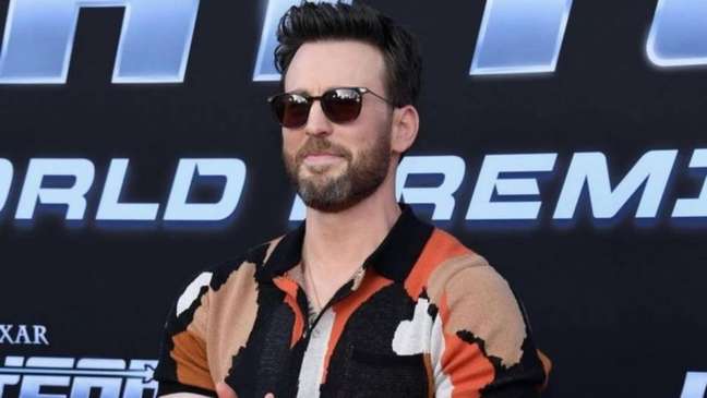 Chris Evans reveals he lost 7 pounds after saying goodbye to Captain America Chris Evans reveals he lost 7 pounds after saying goodbye to Captain America