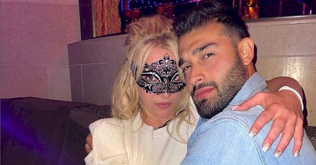 Britney Spears signs a prenuptial contract with Sam Asghari