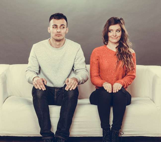 Learn techniques to keep that awkward silence away on a date 