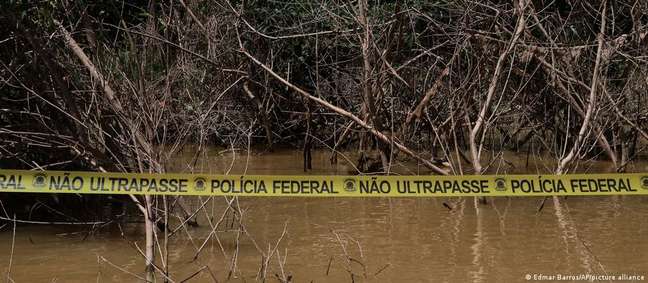 Polícia Federal segue procurando o barco que era utilizado por Pereira e Phillips Polícia Federal segue procurando o barco que era utilizado por Pereira e Phillips