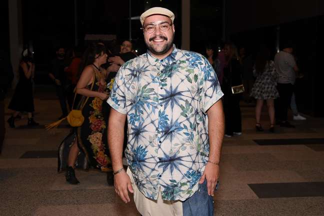 Tiago Abravanel está ansioso para participar da  26ª Parada do Orgulho LGBT+ de São Paulo
