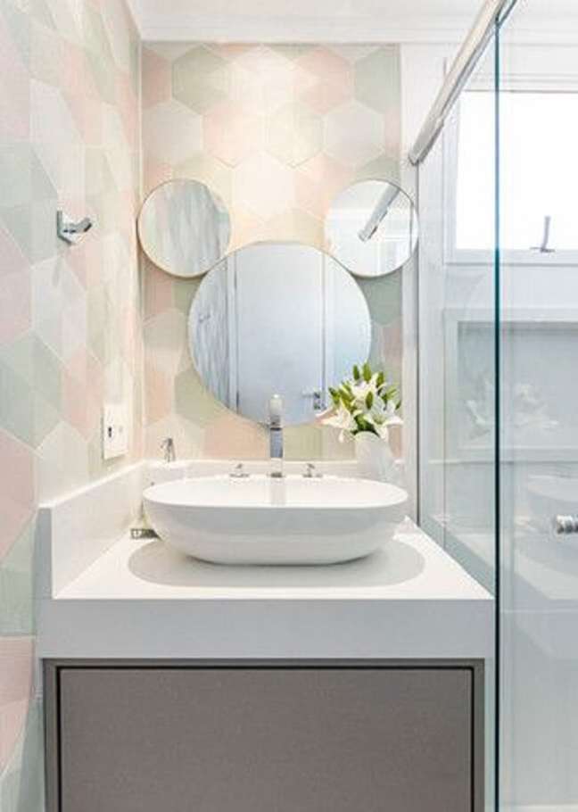 75. Espelho decorativo para banheiro feminino. Fonte: Sabrina Gnipper