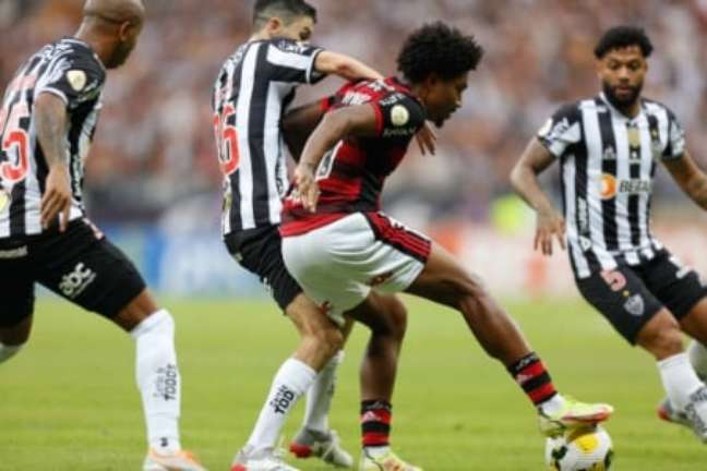 Vitinho durante o jogo contra o Atlético-MG (Foto: Gilvan de Souza/Flamengo)