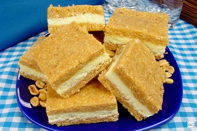 Paçoca filled with powdered milk - Photo: Guia da Cozinha Paçoca filled with powdered milk - Photo: Guia da Cozinha