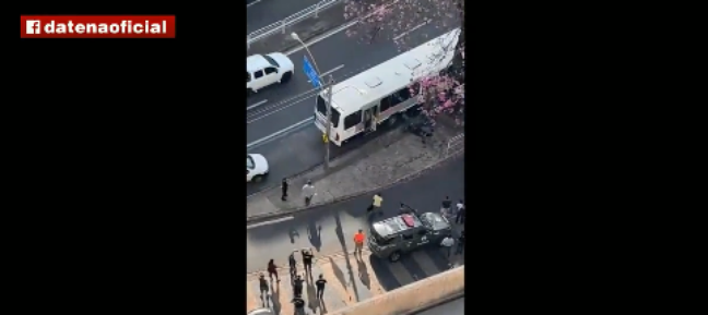 Ataque a facadas dentro de ônibus deixa três pessoas mortas em Piracicaba