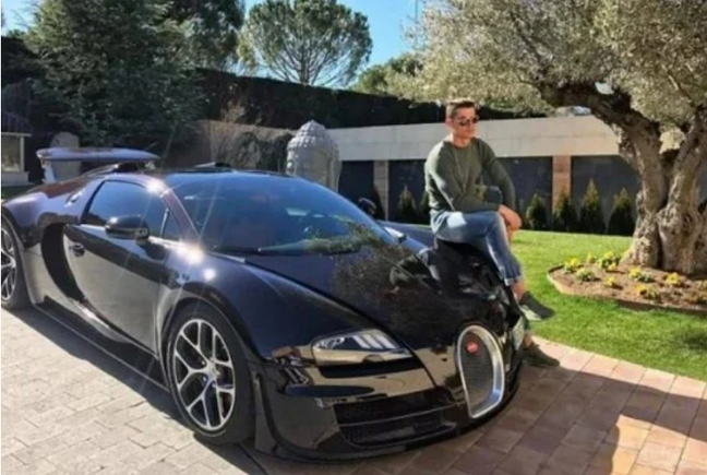CR7 has a loss of over BRL 10 million after an employee crashes with a luxury car CR7 has a loss of over BRL 10 million after an employee crashes with a luxury car