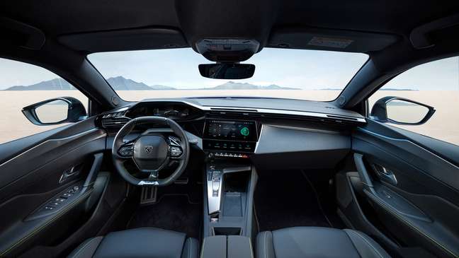 Peugeot 408: painel digital e multimídia de 10''