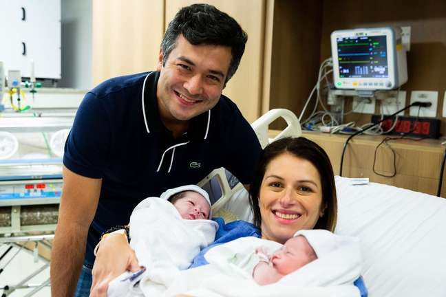Mariana Arasaki deu à luz os gêmeos e agora é mãe de 10 crianças (Foto: Reprodução/ Instagram)