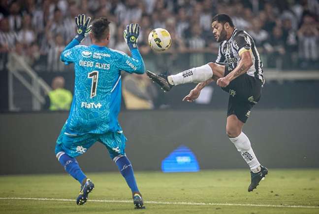 Diego Alves em lance do primeiro gol do Atlético-MG - Foto: Daniel Teobaldo / LANCEPRESS!