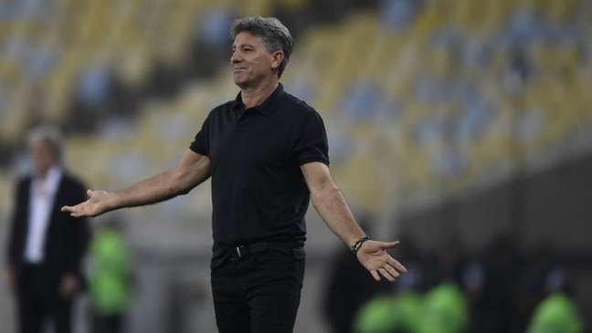 Renato Gaúcho à beira do campo quando era treinador do Grêmio. Técnico foi alvo de críticas (AFP)