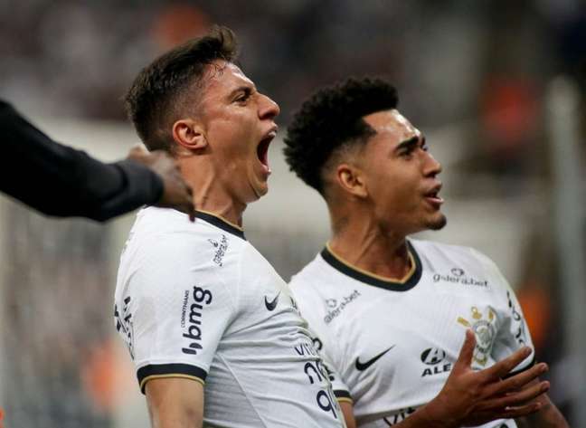 Du Queiroz e Mantuan participaram de gols do Corinthians contra o Santos (Foto: Rodrigo Coca/Ag.Corinthians)