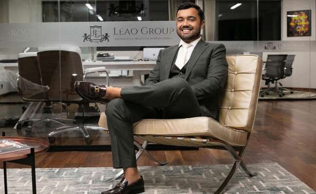 Leonardo Leão gives advice for Brazilian healthcare professionals