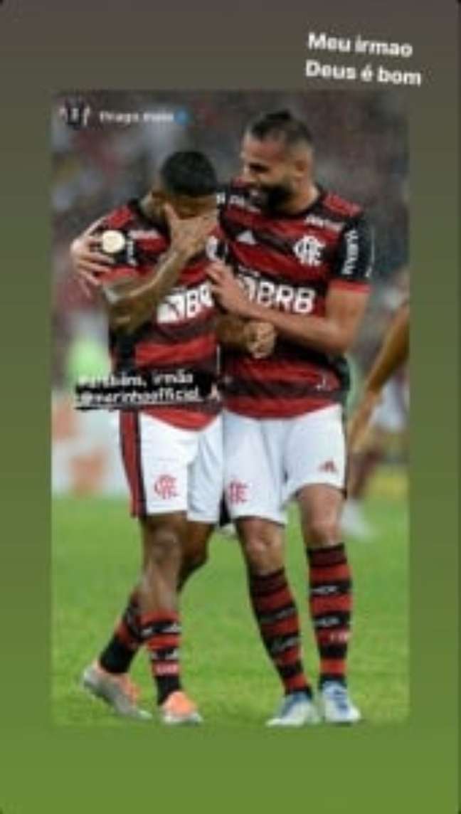 Marinho e Thiago Maia durante o jogo (Foto: Reprodução/Instagram)