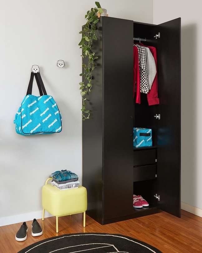 5. The wardrobes for children or teenagers can follow the trend chosen for the bedroom. Credit: Tok & Stok 5. The wardrobes for children or teenagers can follow the trend chosen for the bedroom. Credit: Tok & Stok