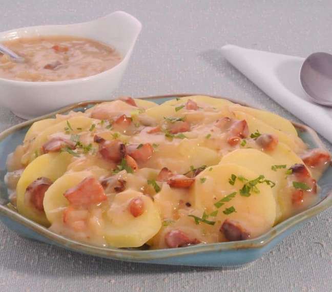 Salada de batata quente (Reprodução / Guia da Cozinha)