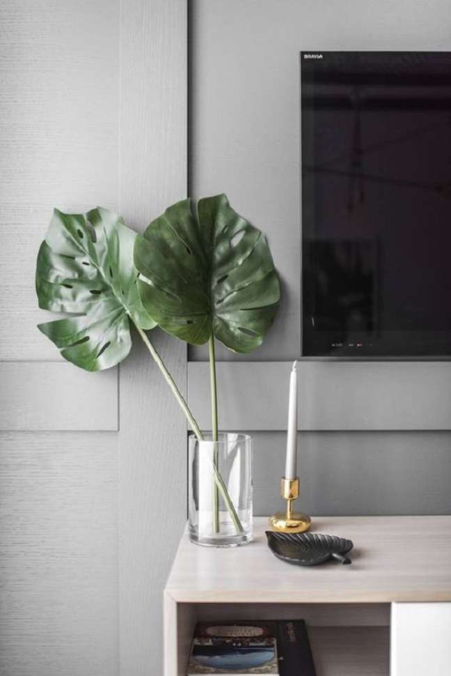 51. Vaso de vidro para plantas na sala de estar moderna – Foto Archdaily