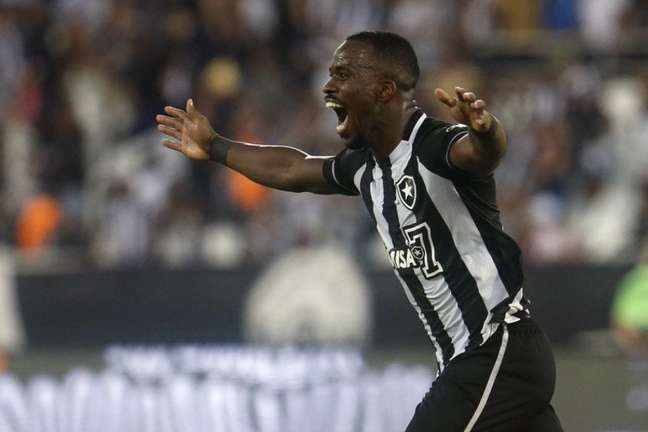 Kayque em ação pelo Botafogo (Foto: Vítor Silva/Botafogo)