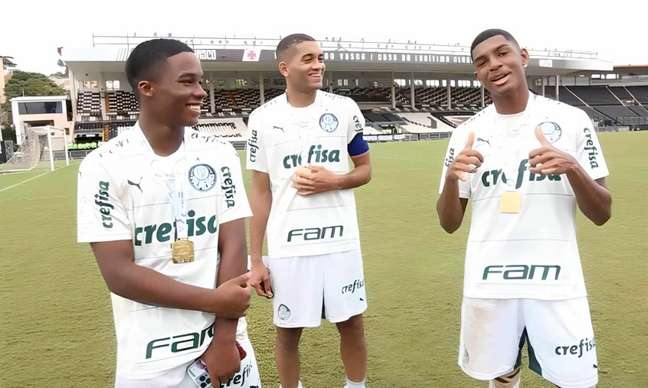 Endrick, Luis Guilherme e Vareta são membros de uma história vitoriosa da base (Foto: Reprodução/TV Palmeiras)