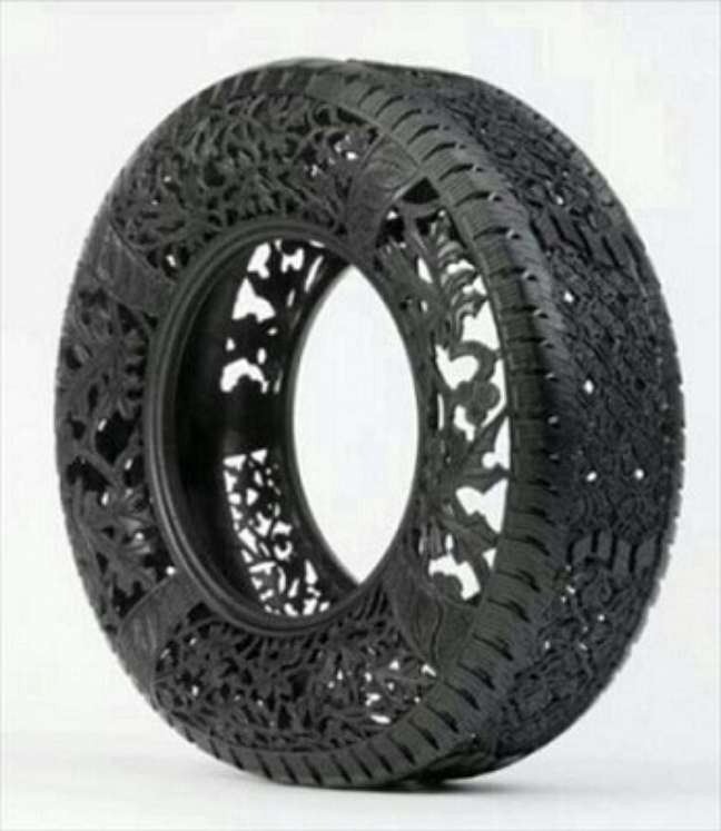 23. Para quem tem habilidade, é possível transformar o pneu em uma verdadeira obra de arte. Fonte: Decoratorist