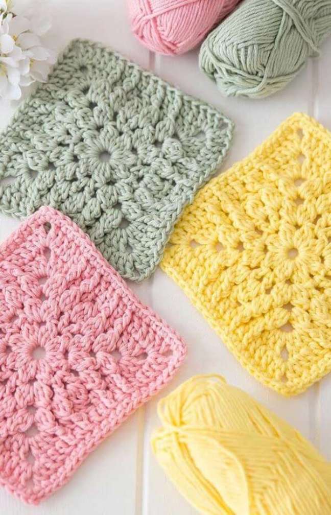 21. Crochê para iniciantes colorido e fácil de fazer – Via: Decor Fácil