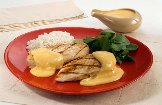 Chicken fillet in cheese sauce - Photo: Guia da Cozinha Chicken fillet in cheese sauce - Photo: Guia da Cozinha