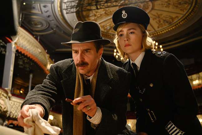 Sam Rockwell and Saoirse Ronan investigate the murder in the comedy trailer