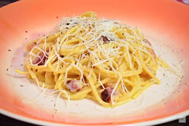 Espaguete à carbonara – Foto: Guia da Cozinha