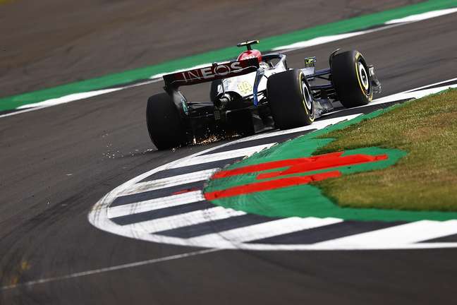 Mercedes em Silverstone: as oscilações seguem. A FIA quer controlar. Vai conseguir?