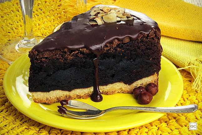 Torta brownie de avelã | Foto: Guia da Cozinha