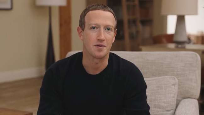 Mark Zuckerberg, CEO da Meta, avisou funcionários sobre redução de recursos e contratações, além do aumento de metas para funcionários