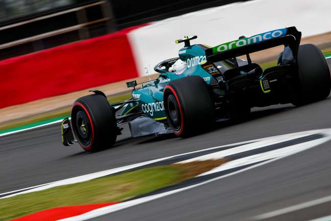 Vettel fez aniversário neste domingo e comemorou com recuperação em Silverstone Vettel fez aniversário neste domingo e comemorou com recuperação em Silverstone