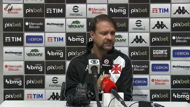 Mauricio Souza foi vaiado ao fim do jogo no Maracanã (Foto: Reprodução/VascoTV) Mauricio Souza foi vaiado ao fim do jogo no Maracanã (Foto: Reprodução/VascoTV)