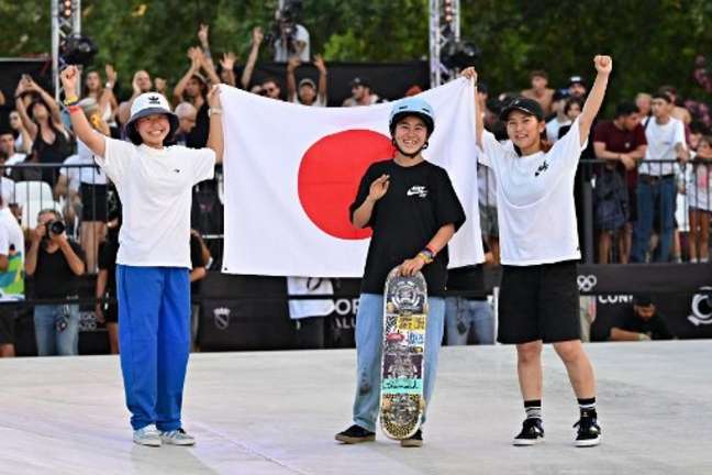 Japonesas dominaram a final do skate street (Foto: Andreas SOLARO / AFP)