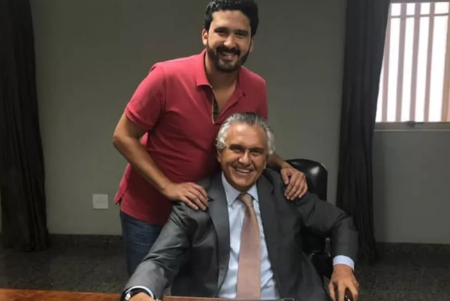 Ronaldo Caiado Filho junto com o pai, o governador Ronaldo Caiado 
