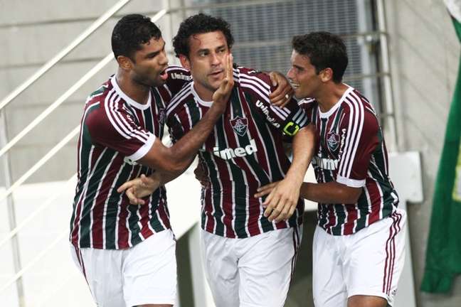 Fred e Gum comemoram gol do Fluminense (Foto: Paulo Sergio/Lancepress)